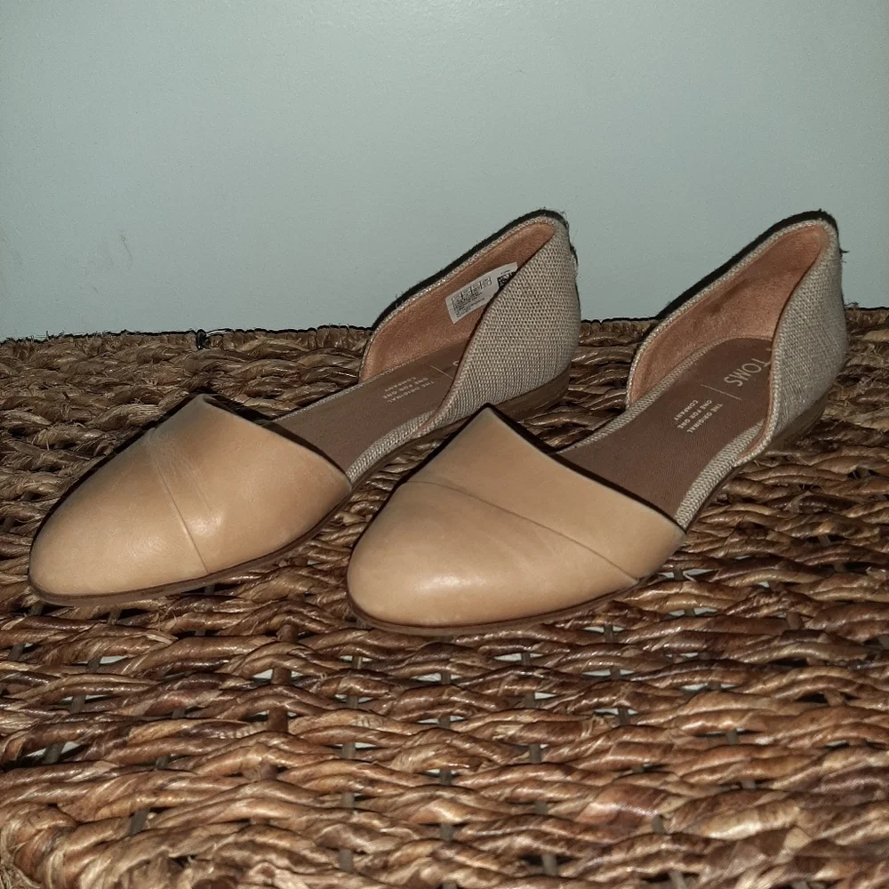 Toms - Neutral Slip On, Closed toe shoe - Picture 2 of 4